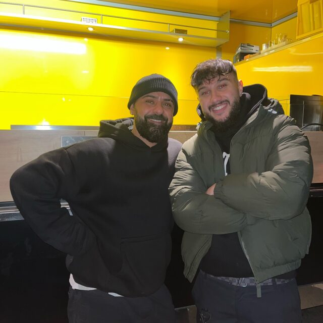 !DANKE!

Was für zwei Tasting-Tage! 

Ein riesiges Dankeschön an alle, die unseren Angus-Beef-Burger probiert haben und uns ihr positives und konstruktives Feedback dagelassen haben!

Jetzt geht es ans Feintuning, und wir freuen uns schon darauf, euch bald die Ergebnisse und Burger-Variationen zu präsentieren. Bleibt dran – wir haben noch einiges in Planung bis zur Neueröffnung!🙏

#salehsprimebeef #dankbar #tastingdays #angusbeefburger #foodtruck